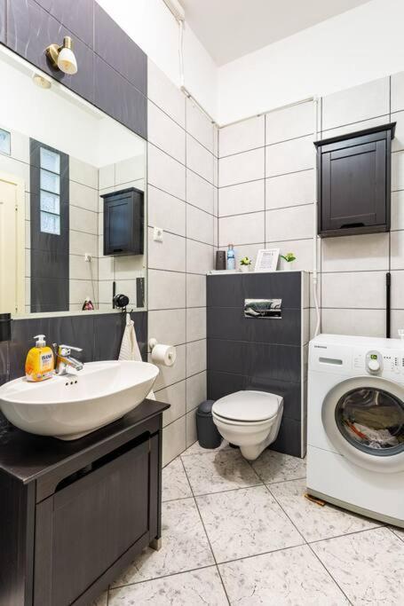 Annicku'S Stylish Budapest Apartment Екстериор снимка